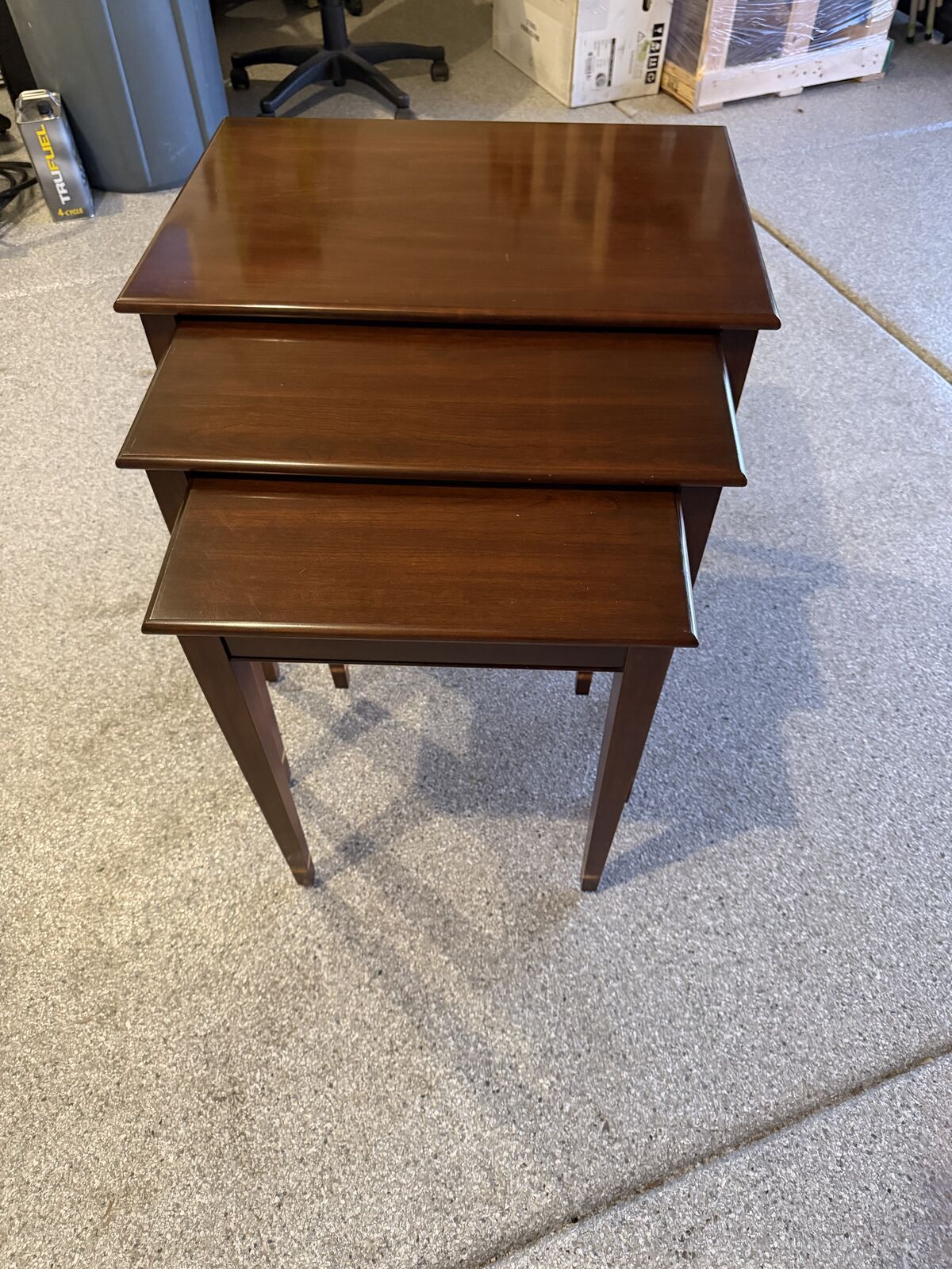 Coffee Table Set: Beautiful set of 3