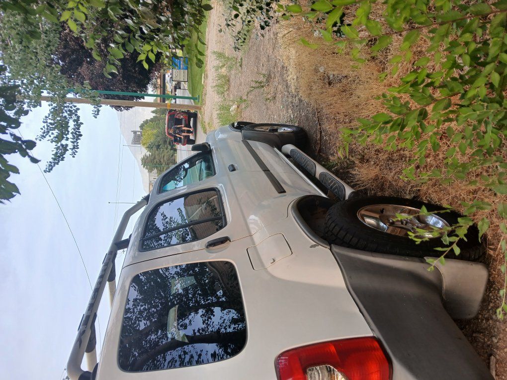 Main image 4