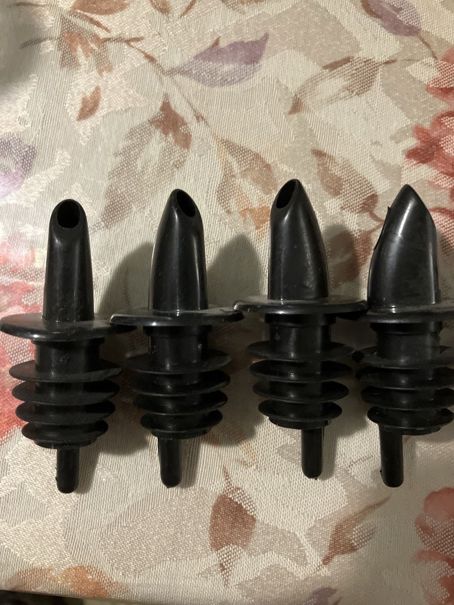 Set of 6 Black Plastic Liquor Bottle Pourers