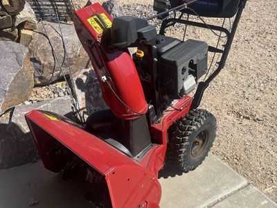 Toro 2 stage snow blower, runs great.
