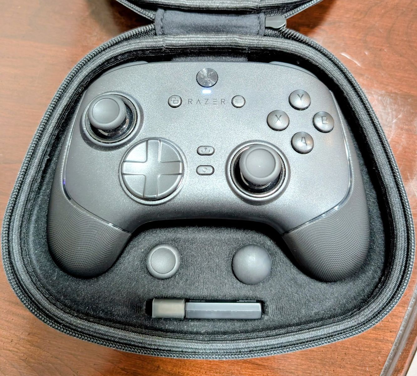 Razer - Wolverine V3 Pro 8K Wireless Gaming Controller with TMR Thumbsticks and Swappable Caps for PC