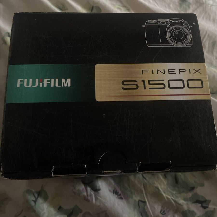 Fujifilm FinePix S1500 Digital Camera