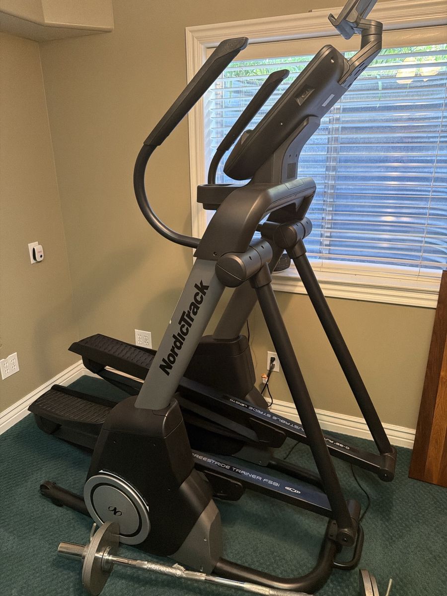 NordicTrack Freestride Trainer FS9i Elliptical