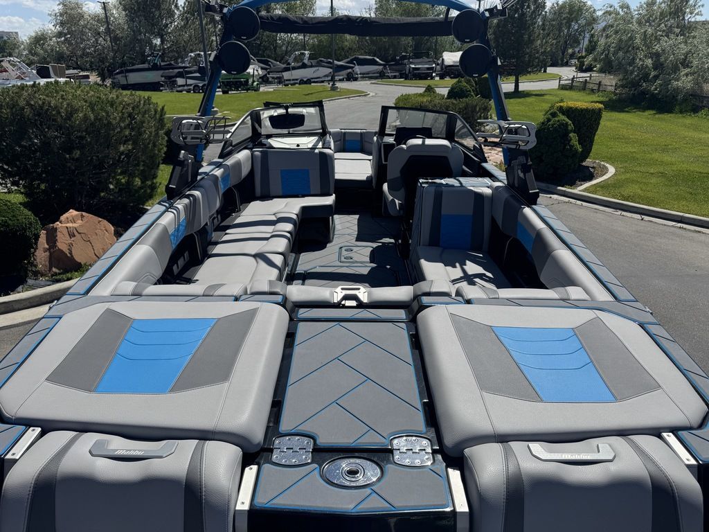 Main image 7