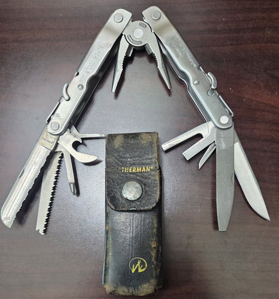 Leatherman Super Tool 200 Multi Tool