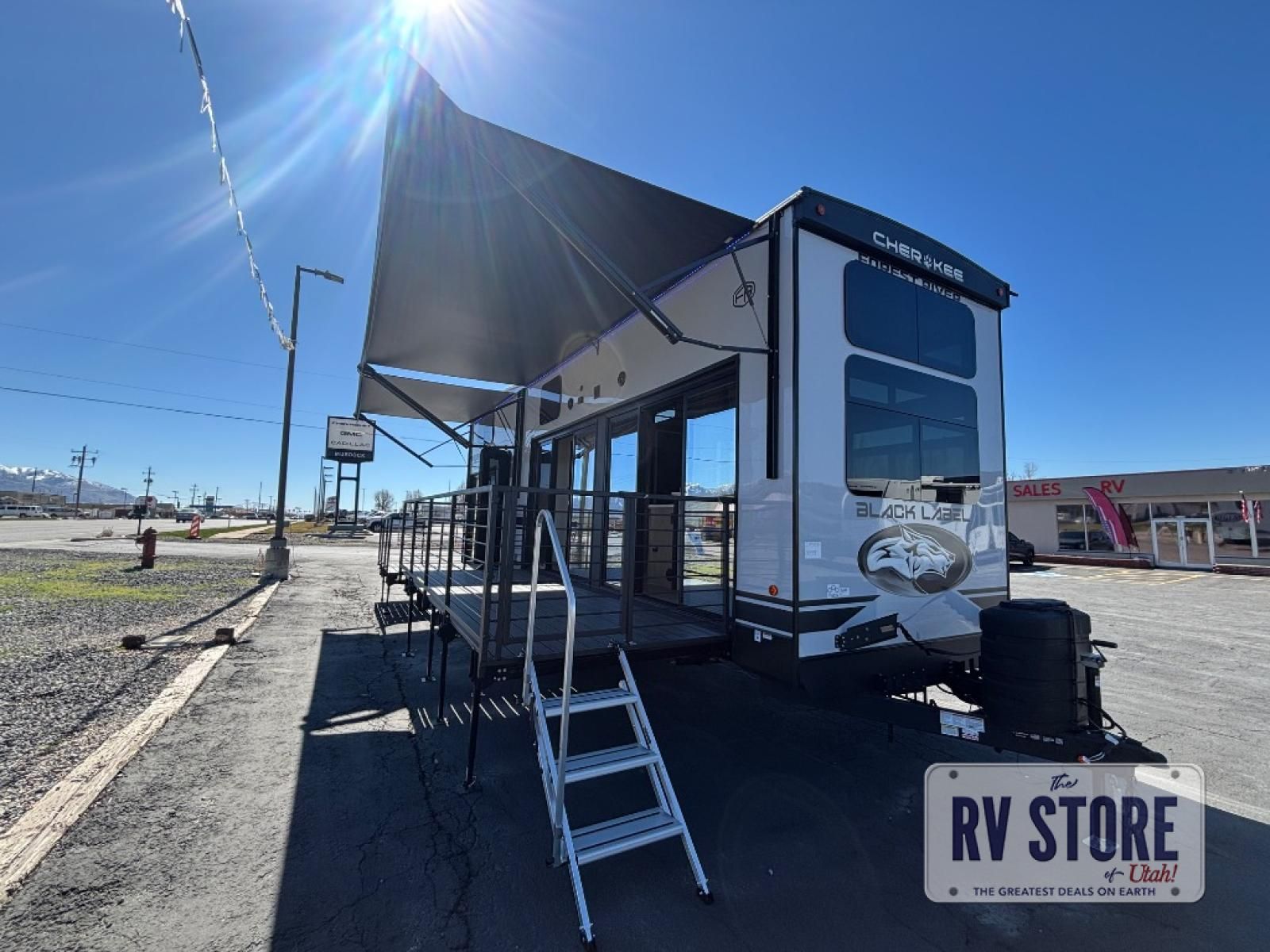 2026 Forest River RV Cherokee Timberwolf Black Label 27MDKBL