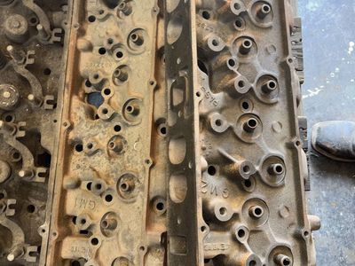 Chevy Big block Cylinder heads 396, 400, 402, 427, 454 Oval port