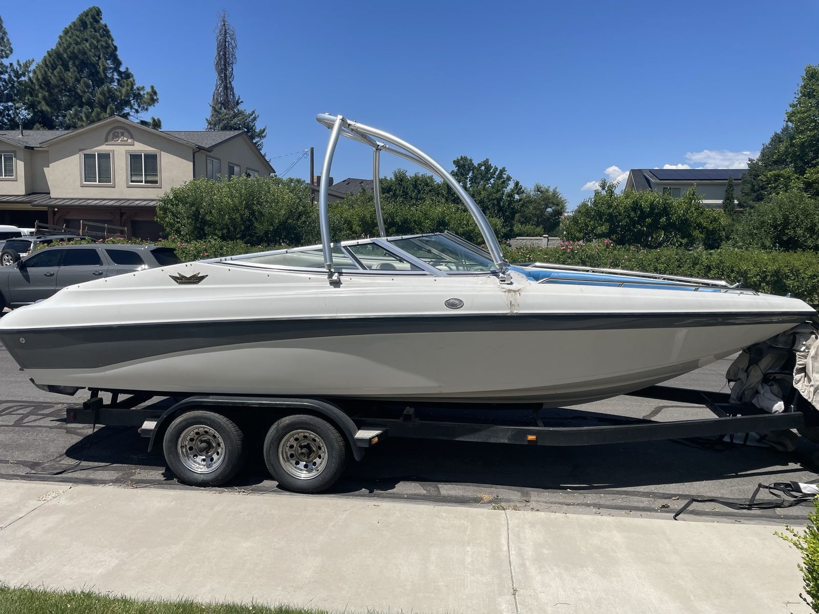 Used 1995 Crownline 225 BR Ski Boat with Trailer