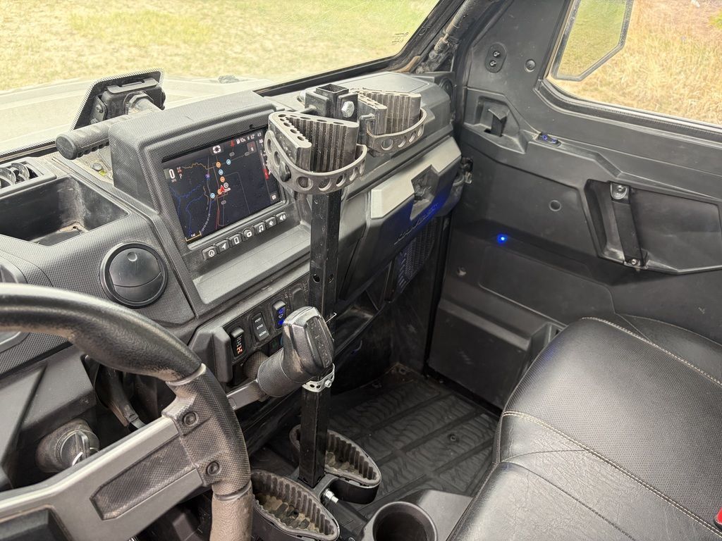 Main image 6