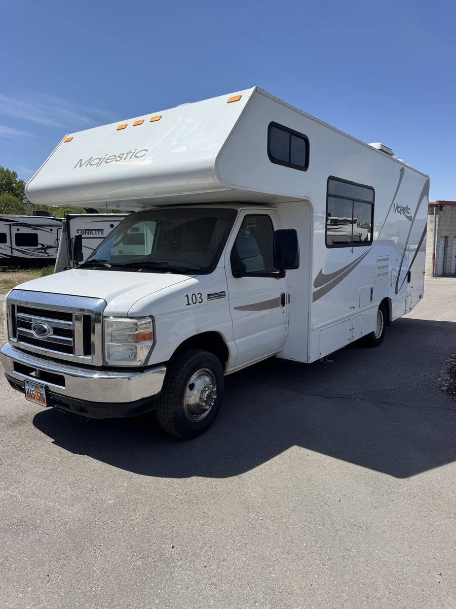 2014 Ford E-350 Super Duty Thor Majestic 23A