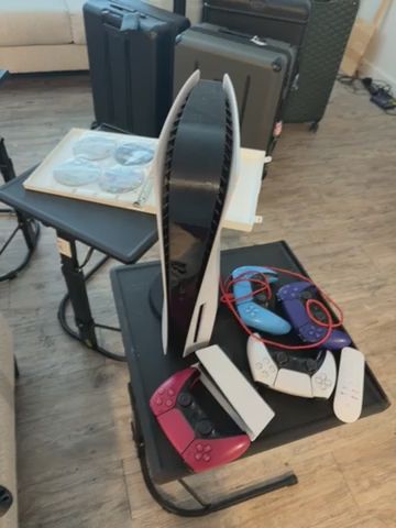 $700 OBO PlayStation 5 Disc Edition Bundle – 1TB SSD, 4 Controllers, 14 Games
