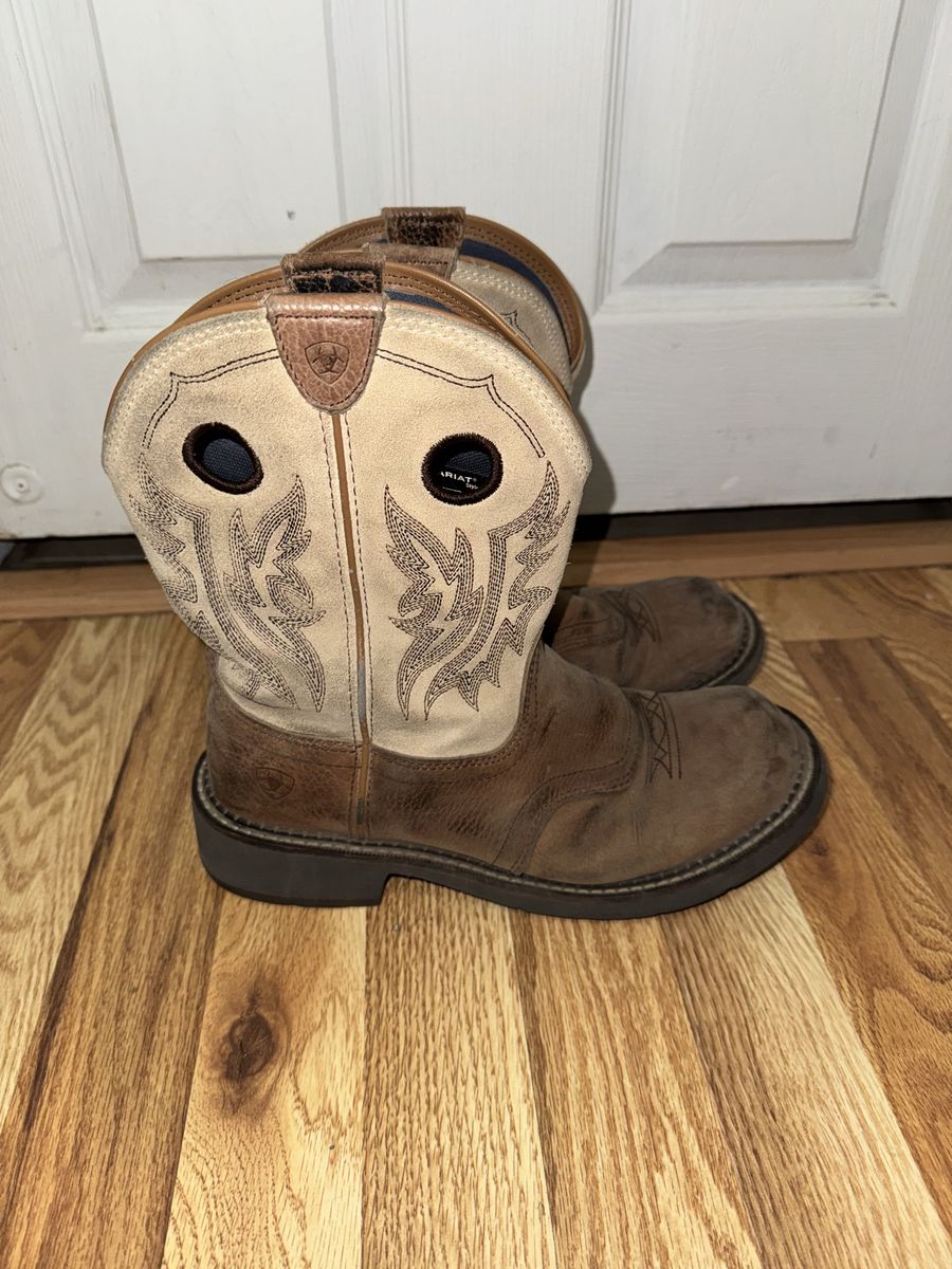 Ariat Western Women Boot  Size: 10B