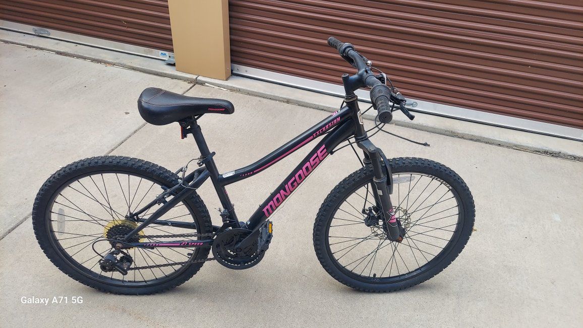 Mongoose Excursion 24" Mountain Bike 21-Speed Black/Pink