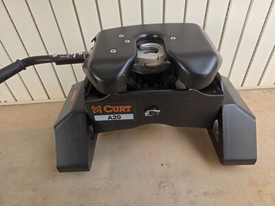 Curt A20 Fifth Wheel Hitch for GMC