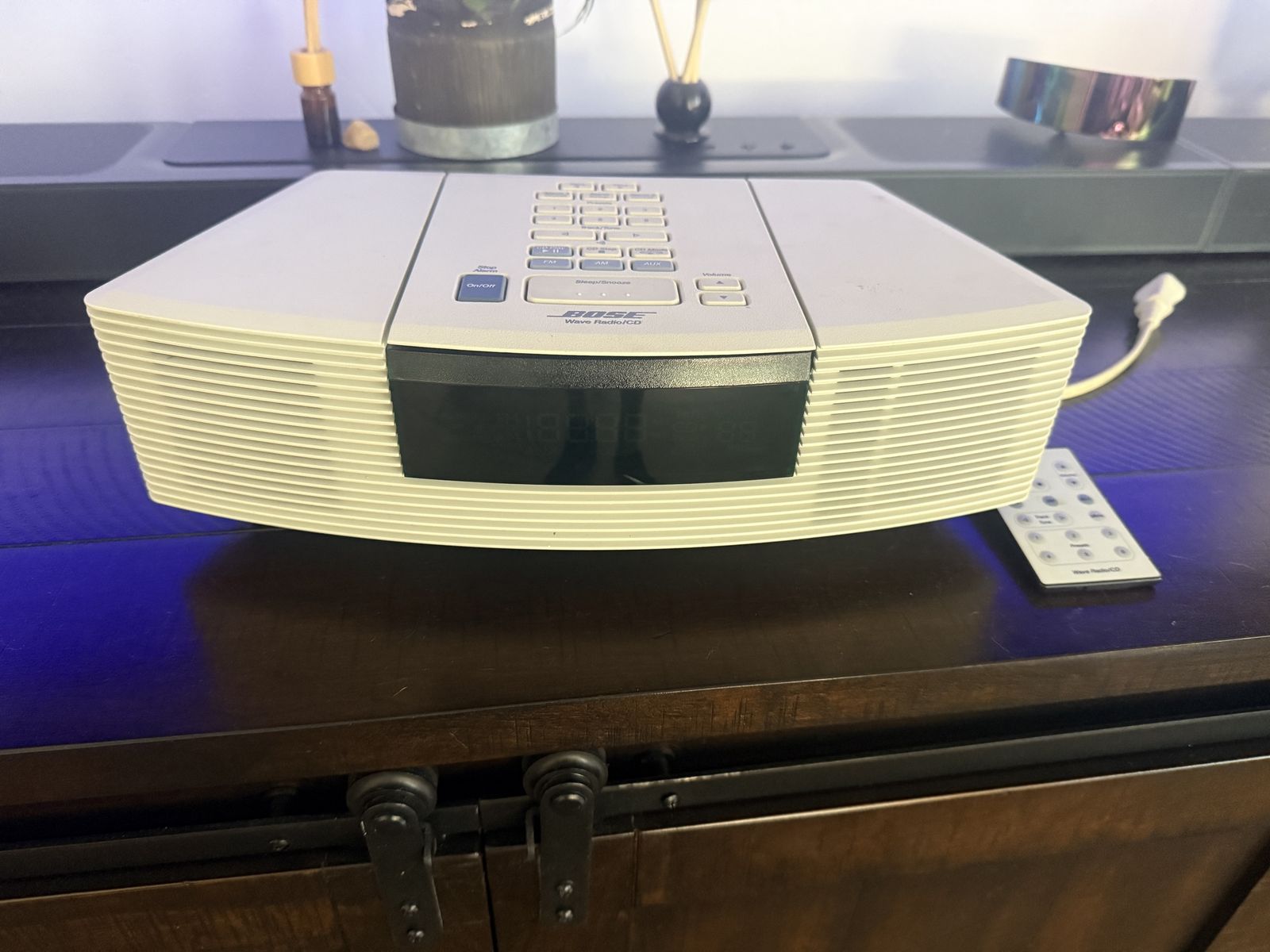 Bose Wave Radio/CD Player with Remote - White