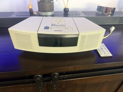 Bose Wave Radio/CD Player with Remote - White