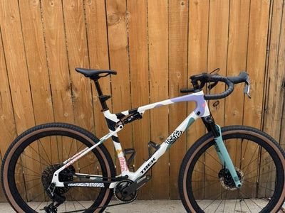 Trek Checkout SL 7 Gravel Bike Carbon Suspension