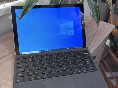 Microsoft Surface Pro 5 12.3" 2-in-1 Laptop Intel i5 8GB RAM 128GB SSD Windows 10 Pro
