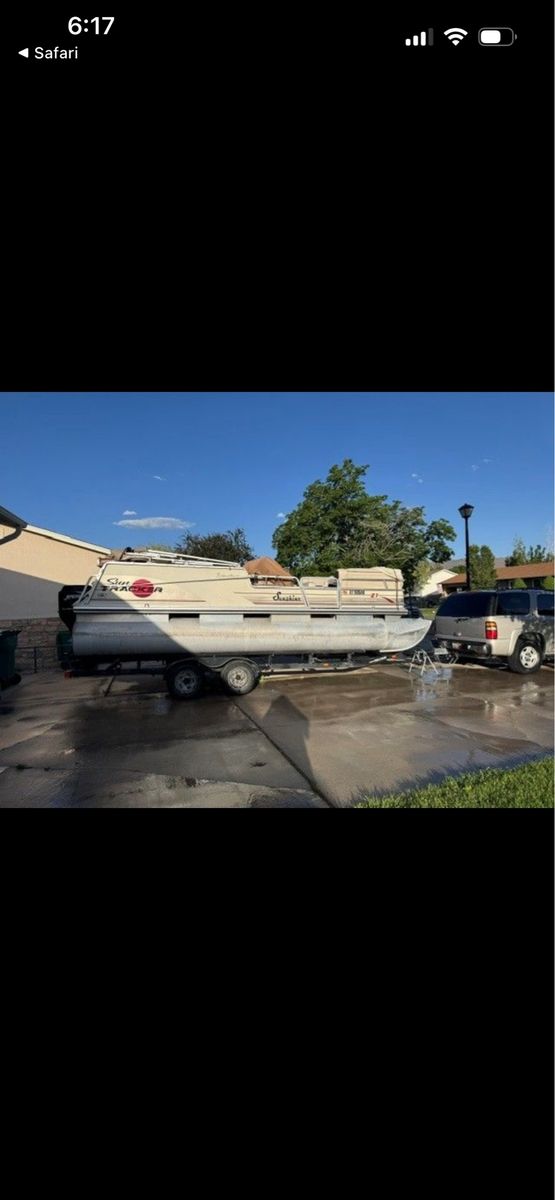 2003 Sun Tracker Pontoon