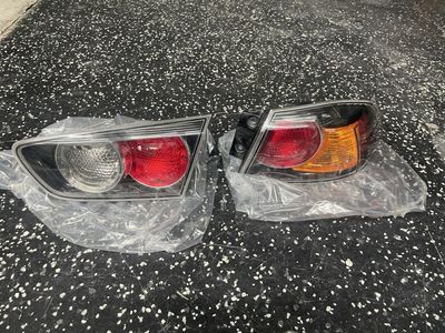 Mitsubishi lancer 2012 Tail lights