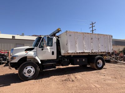 2008 International 7400 Hook Truck