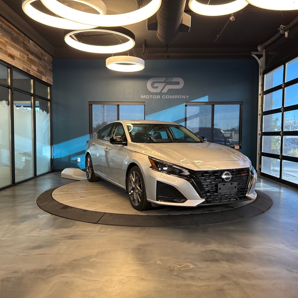 2023 Nissan Altima 2.0 SR