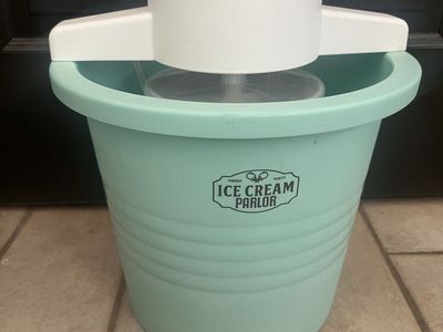 Nostalgia Ice Cream Parlor Ice Cream Maker - Light Blue