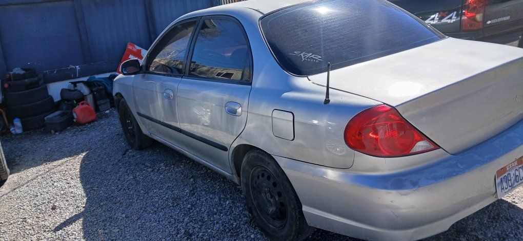 2003 KIA SPECTRA Base