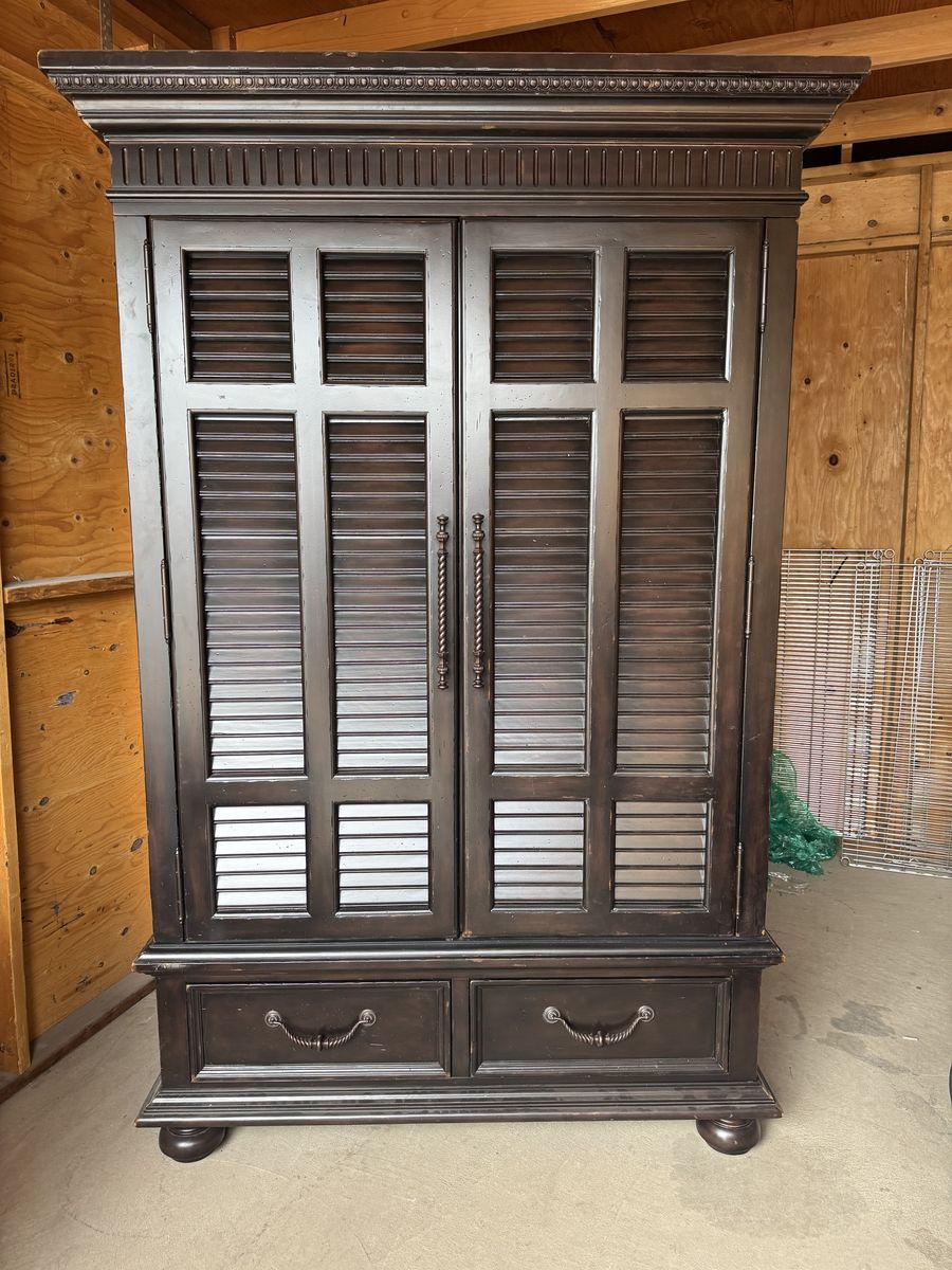 Tommy Bahama Kingstown Trafalgar Armoire – Lexington Home