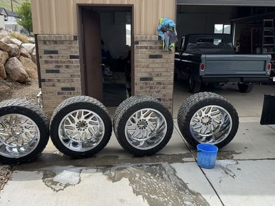 Fuel 22x14 Dual Drilled Chrome Wheels & Tires (6x5.5 Chevy Lug Pattern)