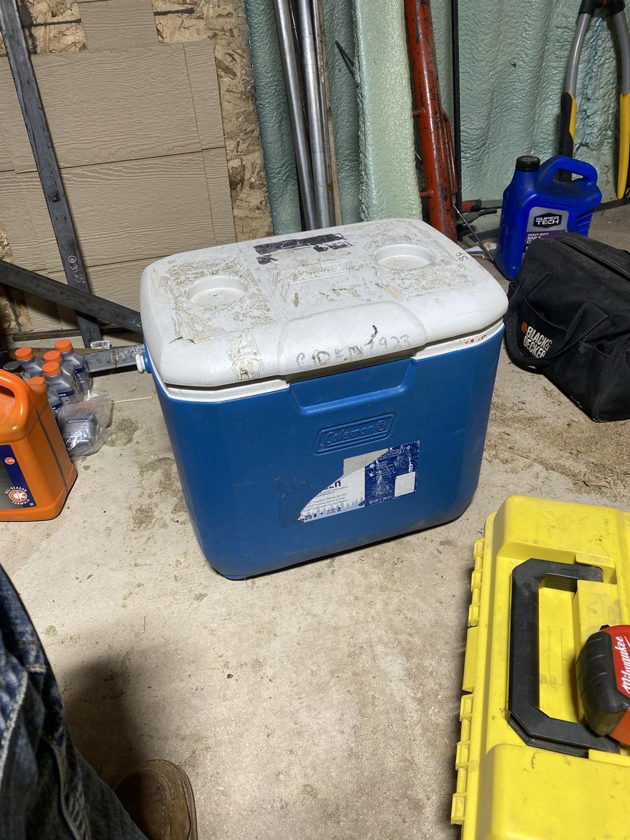 Colman 30 Qt Cooler