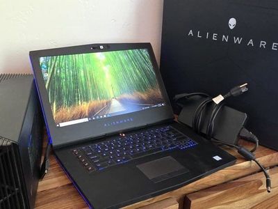 Alienware 15 R3 Gaming Laptop + Graphics Amplifier — 32GB / GTX 1060 / 4K