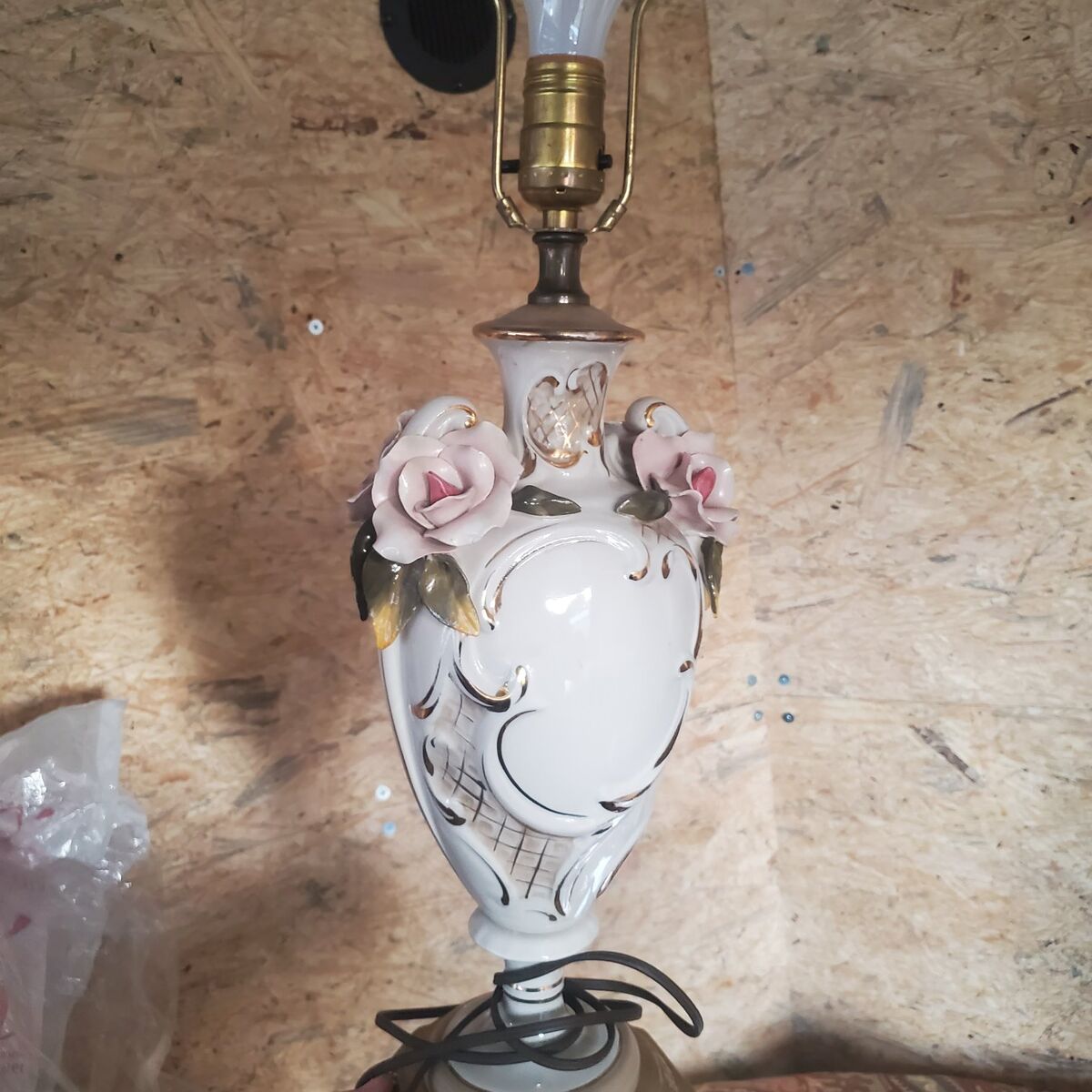 pair of vintage, Capodimonte-style porcelain lamps