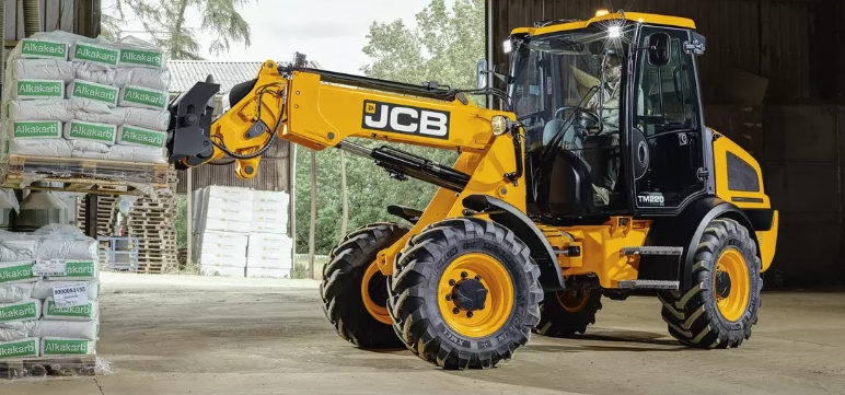 2025 JCB TM220