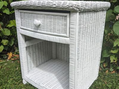 Vintage Wicker night stand/ end table....great shape