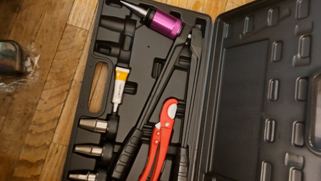 PEX-A Expansion Tool Kit with Cutter and Multiple Heads for Efficient Pipe Installation