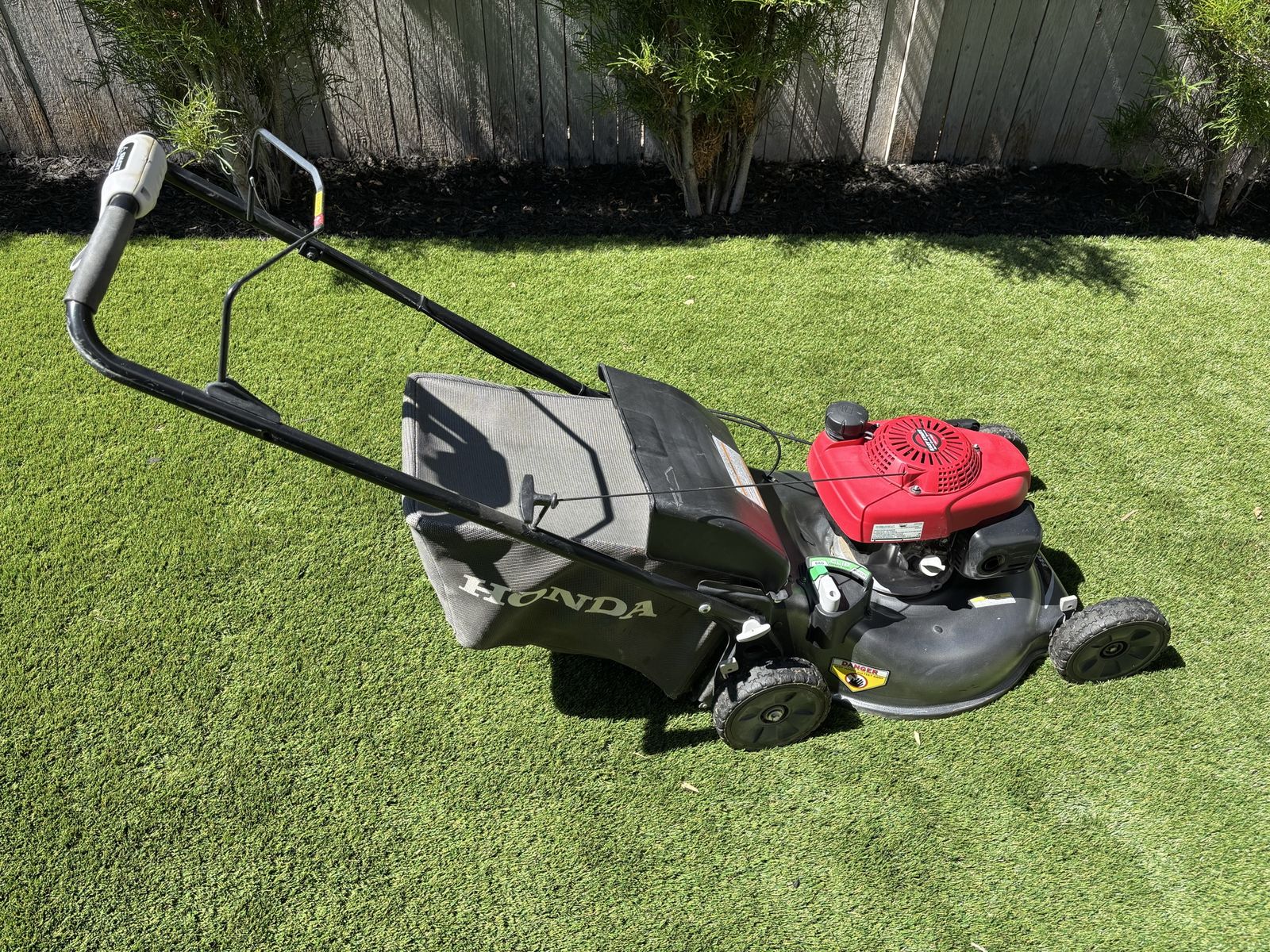 Self propelled Honda Lawnmower HRR216