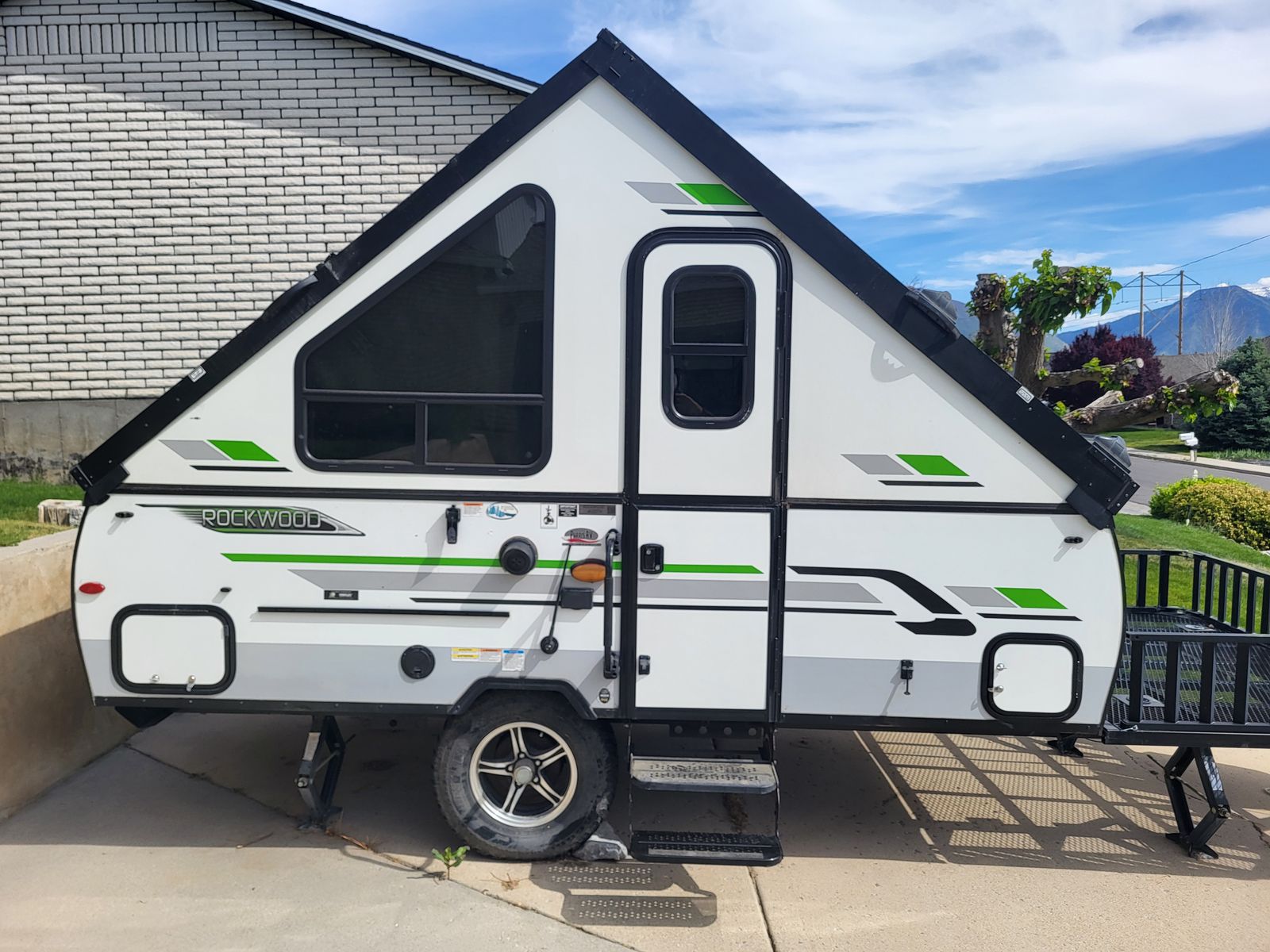 A-Frame Pop up Campler