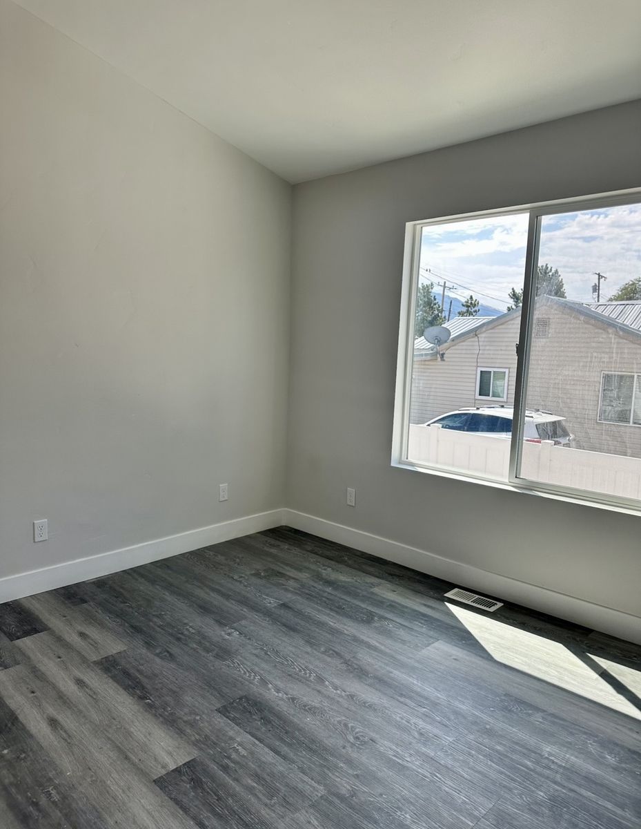 Upper level townhouse for rent