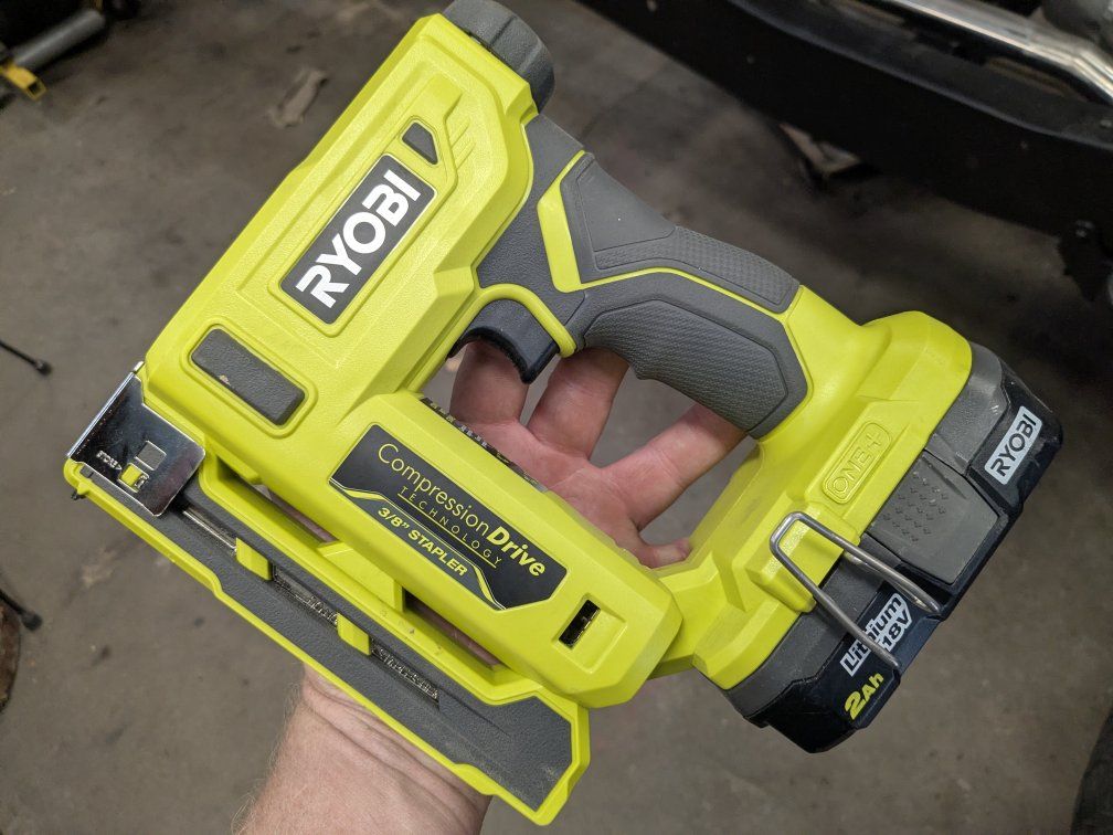 Ryobi Staple gun battery 18v stapler nail 18 volt