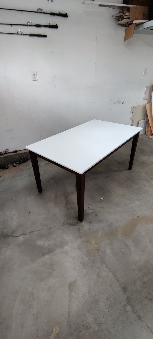 Main image 4