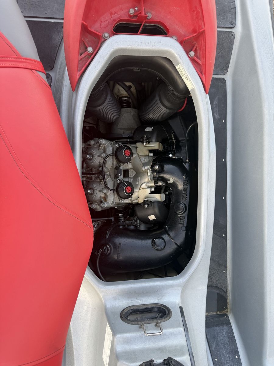 Main image 6