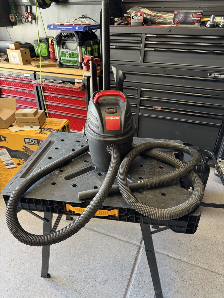 Shop-Vac L250 2.5 Gallon 2.5 HP Wet/Dry Vacuum