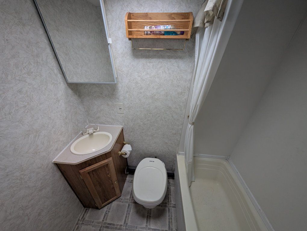 Main image 8