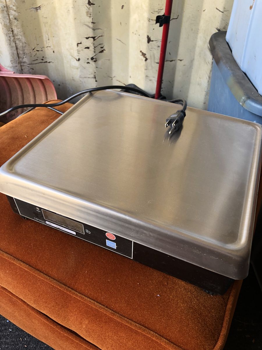 Avery Berkel 30 x 0.01 LB Scale