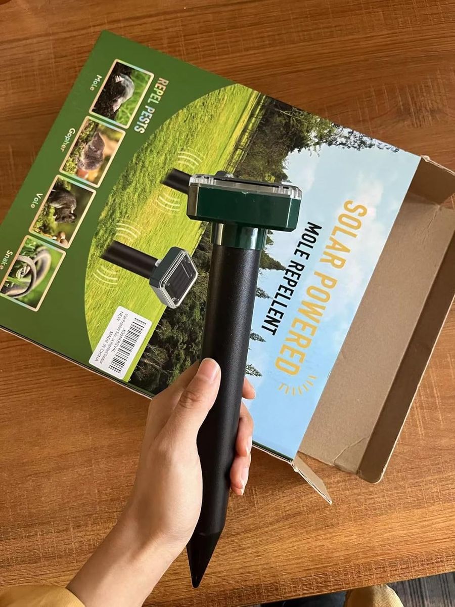 NEW Mole Repellent for Lawns 8 Pack, Solar Powered Mole Repeller Ultrasonic Gopher Repellent, Waterproof Vole Vibration Stakes