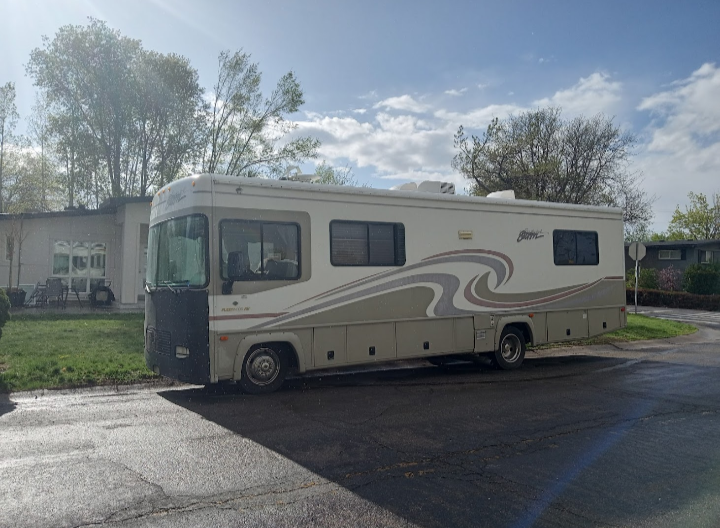 31' 2000 Fleetwood Southwind Storm Motorhome 59,000 miles $11,000 obo