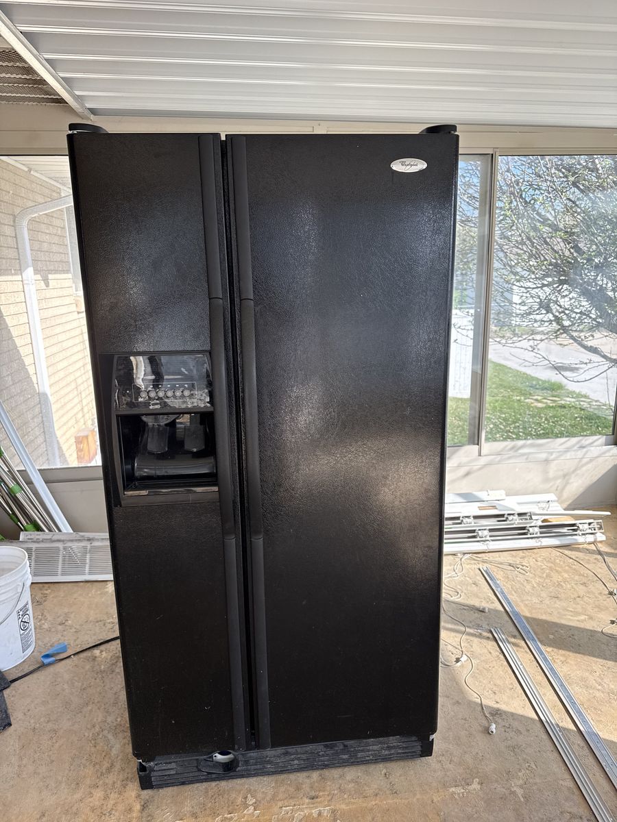 Whirpool Side-by-side Fridge In Black