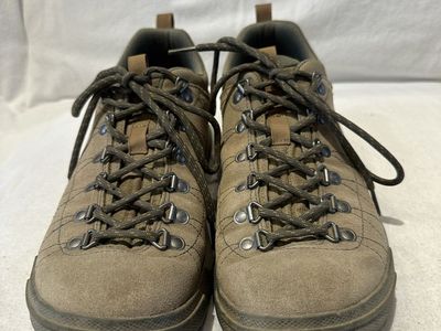Oboz men’s size 9 beige Leather/textile, hiking shoes