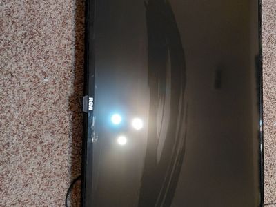 RCA Roku Smart TV – 43" – Like New